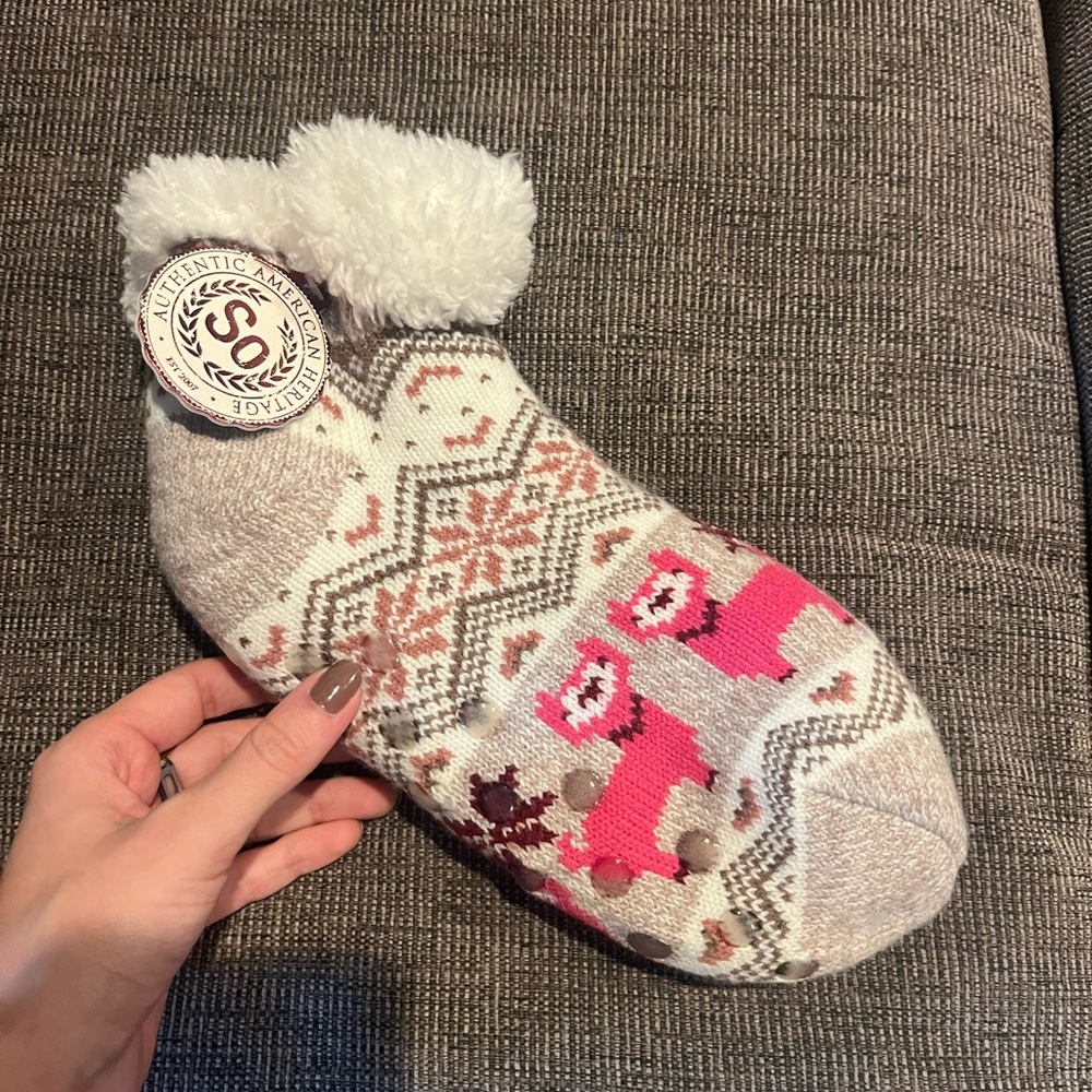 Kohl's SO Brown and Cream Patterned Slippers